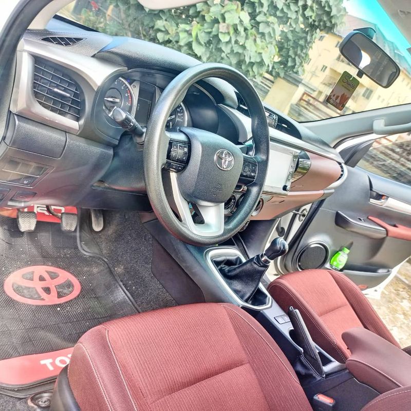 Thumbnail 5 of 2021 Toyota Hilux